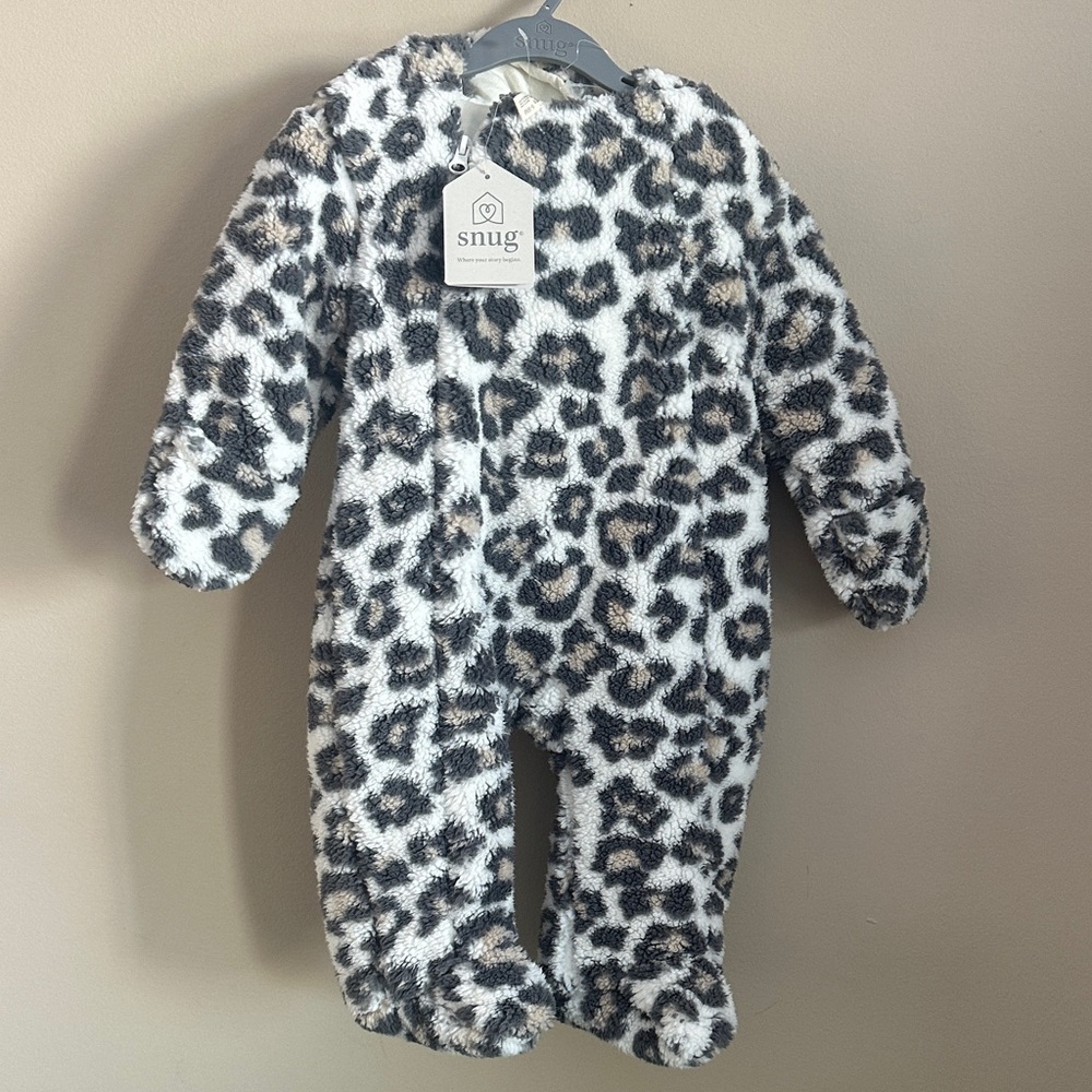 Snug Baby One Piece Footed Hooded Fleece Leopard 6-9 Months Warm! NEW!